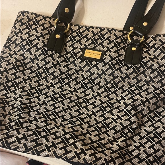 Tommy Hilfiger Black and Cream Geometric Tote - Picture 4 of 10